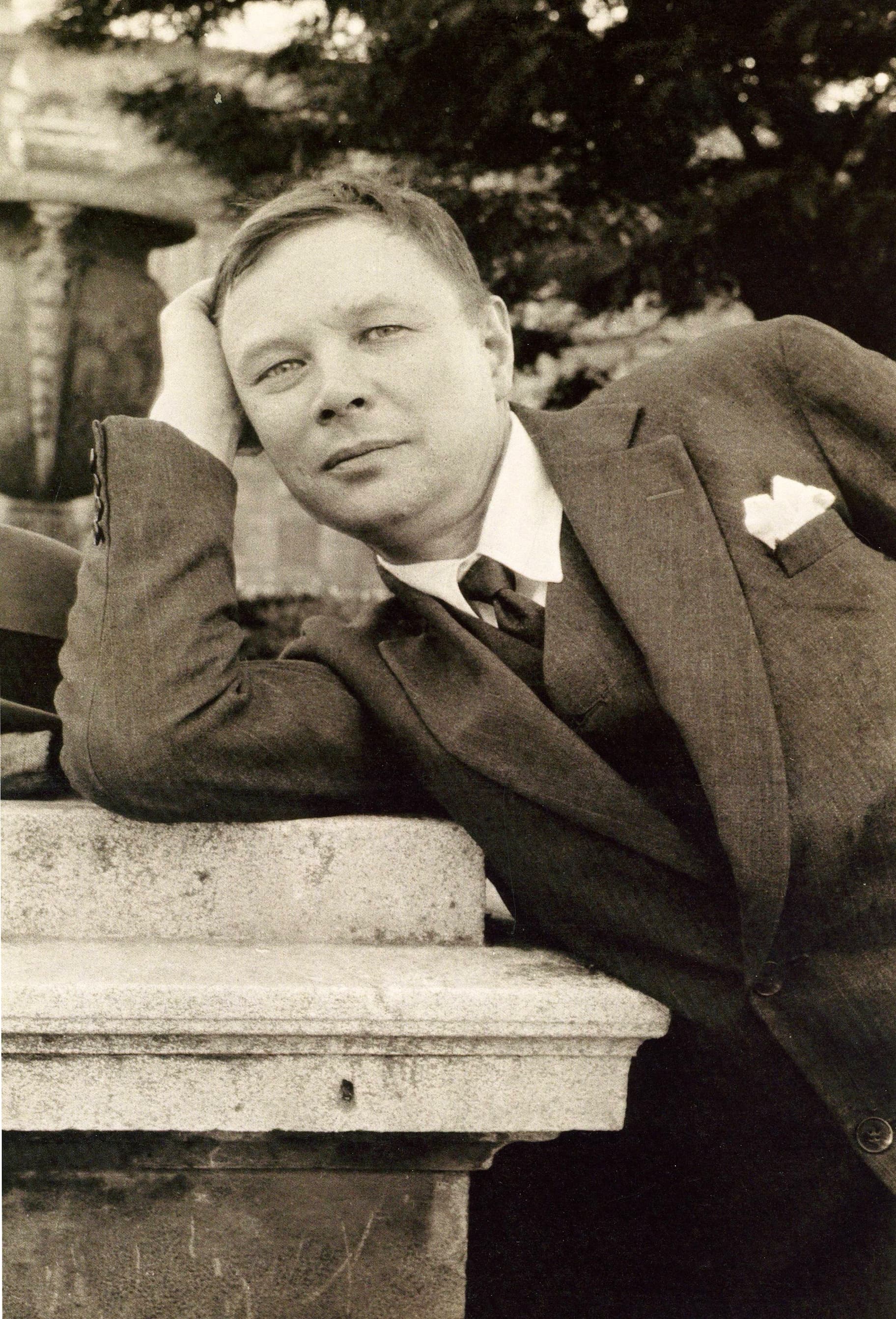Mikhail LARIONOV
